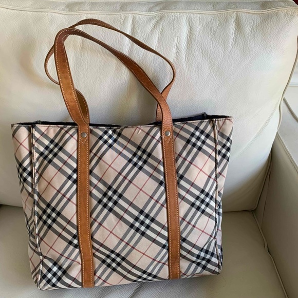 Authentic Burberry Designer Bag - Picture 4 of 9